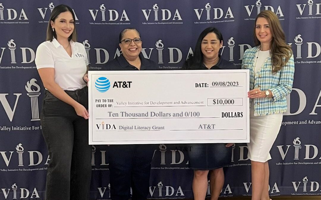 VIDA receives a $10,000 digital literacy grant from AT&T